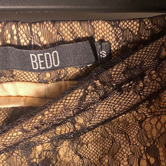 Chic Lace Overlay Pencil Skirt - Black and Tan - Picture 3 of 3